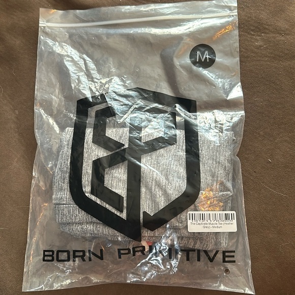 Born Primitive the captivate muscle tea Heather Gray size medium NWT in bag - Picture 3 of 7